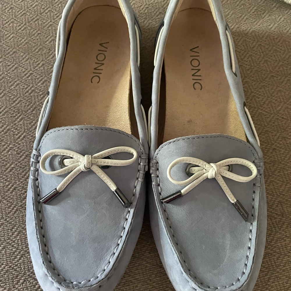 (3002). Vionic flats. Size 7.